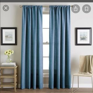#7–Curtains
